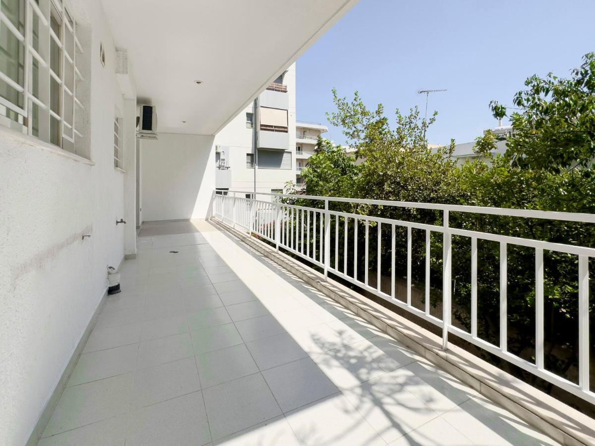 Metamorfoseos Spacious 120sqm In Alimos Athènes